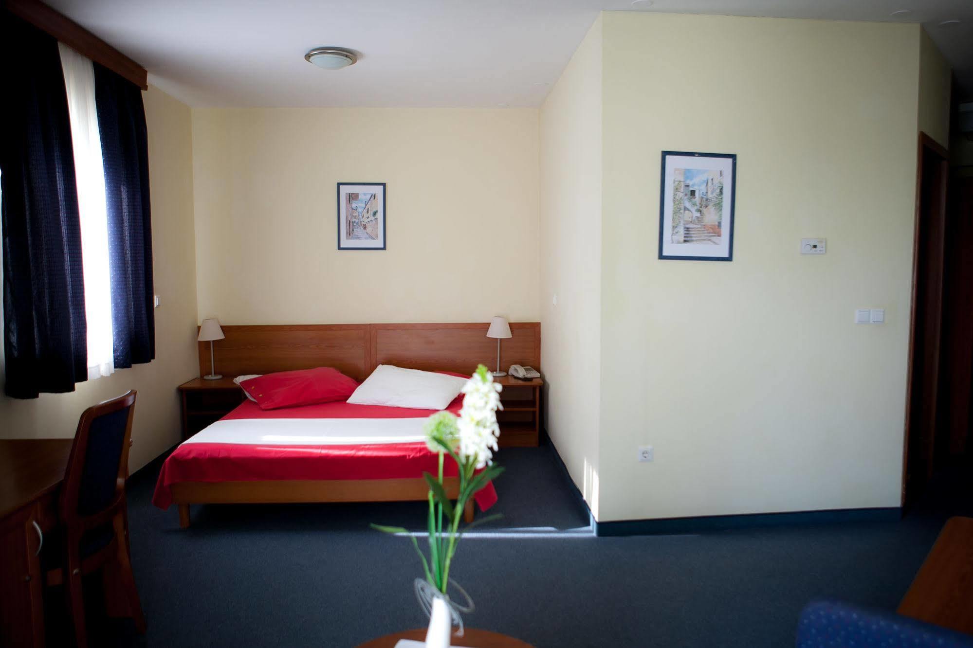 Hotel Arcus Residence 梅杜林 外观 照片