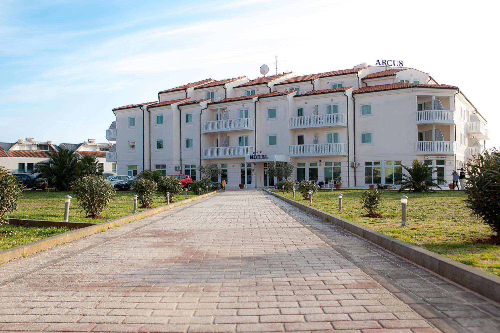Hotel Arcus Residence 梅杜林 外观 照片