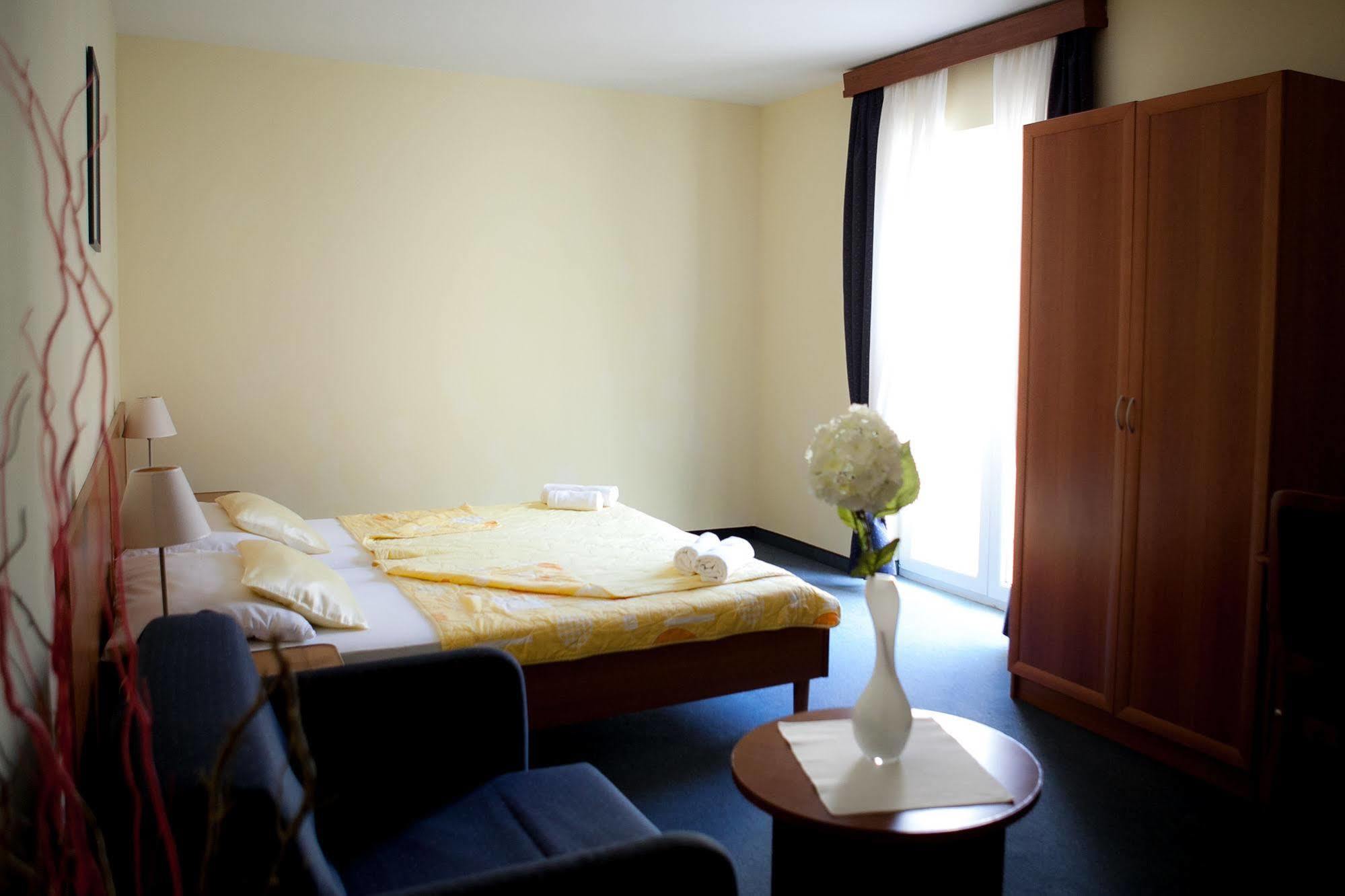 Hotel Arcus Residence 梅杜林 外观 照片